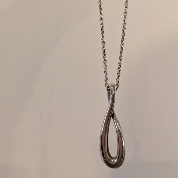 RETIRED James Avery Eternity Sliding Loop Pendant on James Avery Chain Necklace - Picture 4 of 5